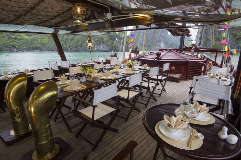 nhà hàng của du thuyền Nàng Tiên