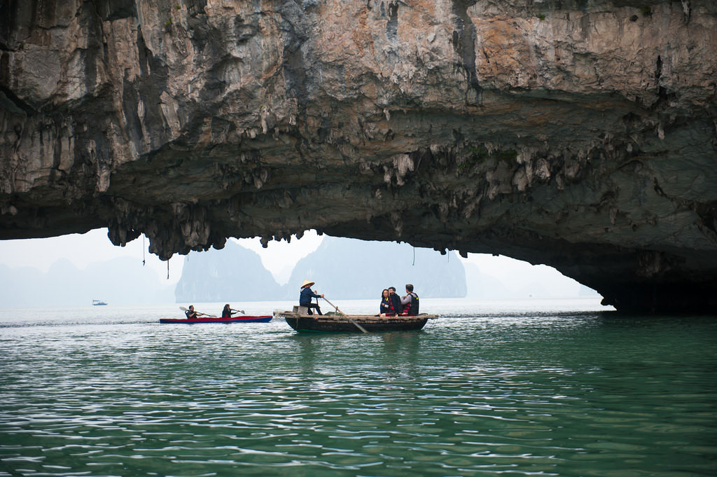 Chèo thuyền Kayak với du thuyền Estella
