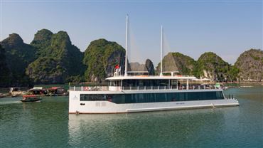 DU THUYỀN 5* JADE SAILS | Tour du thuyền 1 ngày Vịnh Hạ Long - Vịnh Lan Hạ - Hang Sáng Tối