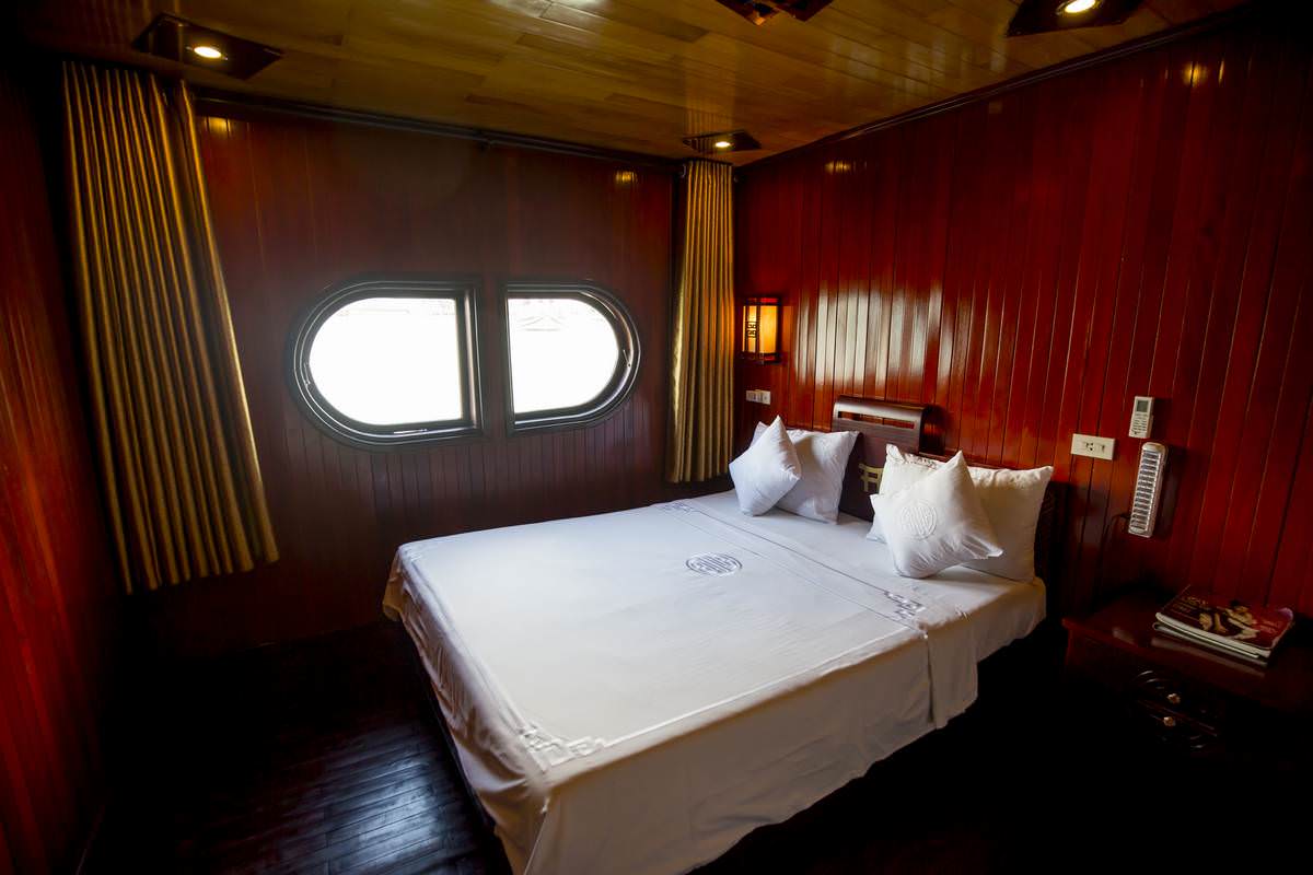 phòng nghỉ trên du thuyền Dragon Bay