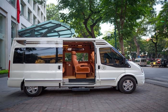 Xe Limo sẽ đón quý khách tại phố cổ Hà Nội Xe Limo sẽ đón quý khách tại phố cổ Hà Nội