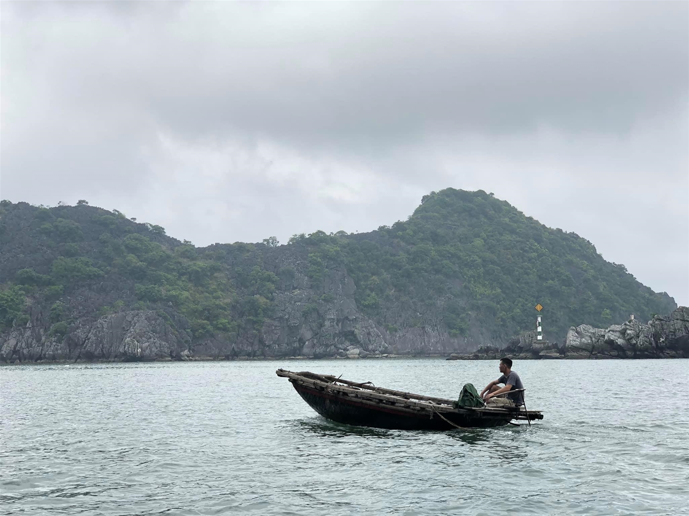 Người dân làng chài Hạ Long