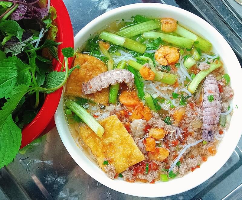 Quán bún hải sản nào đánh giá cao tại Quảng Ninh?

